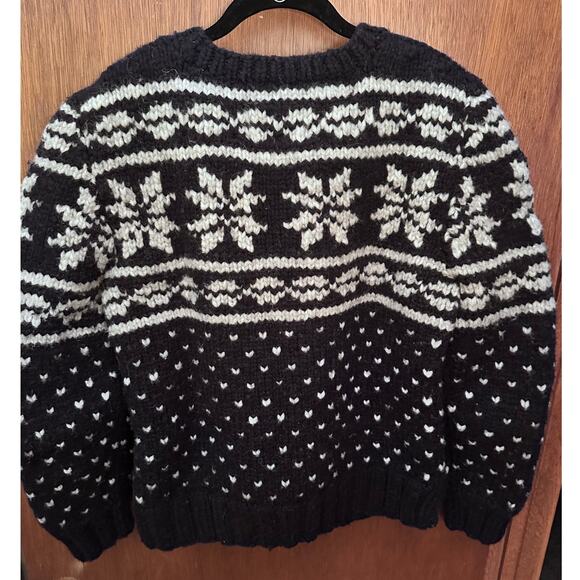 CANADIAN SWEATER COMPANY 2 POCKET HANDKNIT SWEATER; SIZE MED - Picture 2 of 6